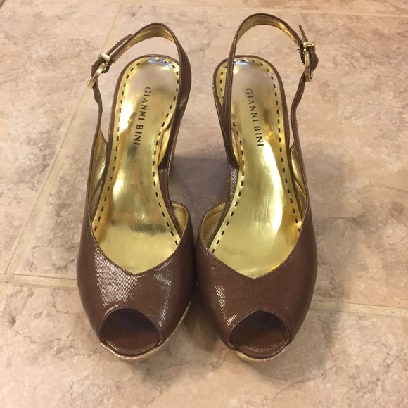 Gianni Bini Golden Wedges - Picture 3 of 5